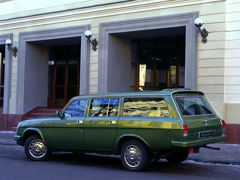 Green Volga station wagon