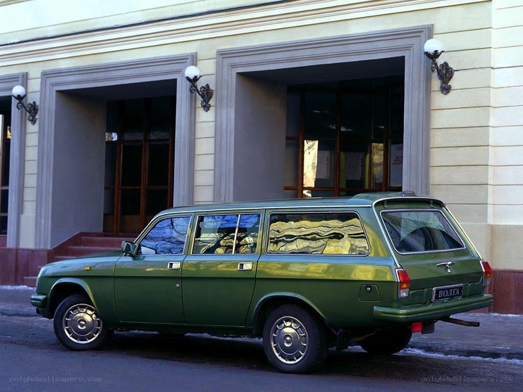 Green Volga station wagon