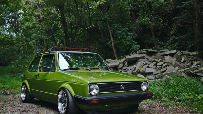 Green Volkswagen Golf — Natural