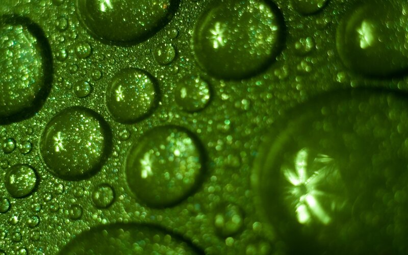 green water droplets macro