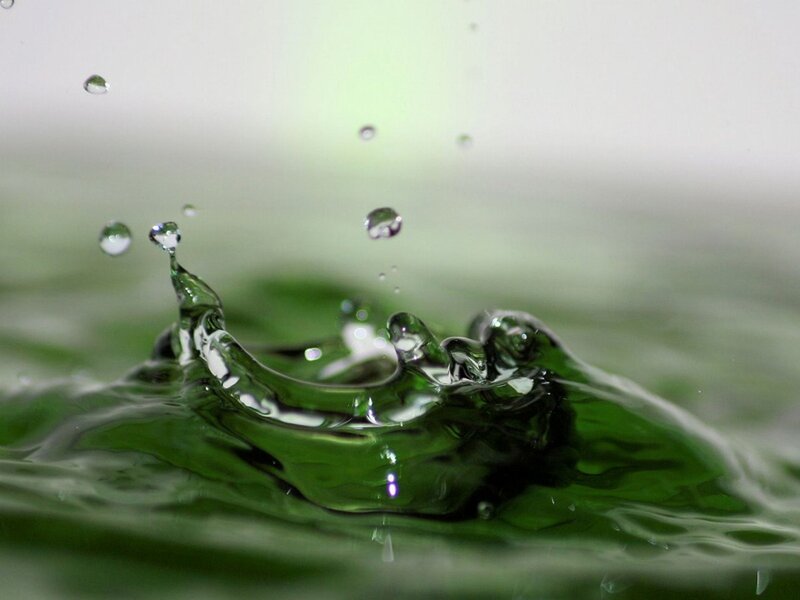 Green Water Splash — Calm