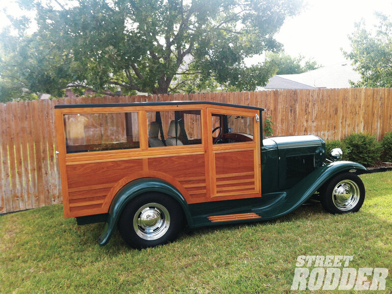 Green Wood-paneled Car