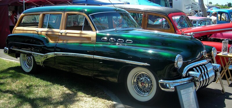 Green Woodie Station Wagon — Outdoor