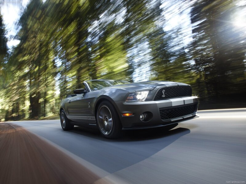 Grey Shelby GT500 convertible in motion