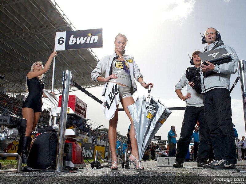 Grid girls at a motorsport event