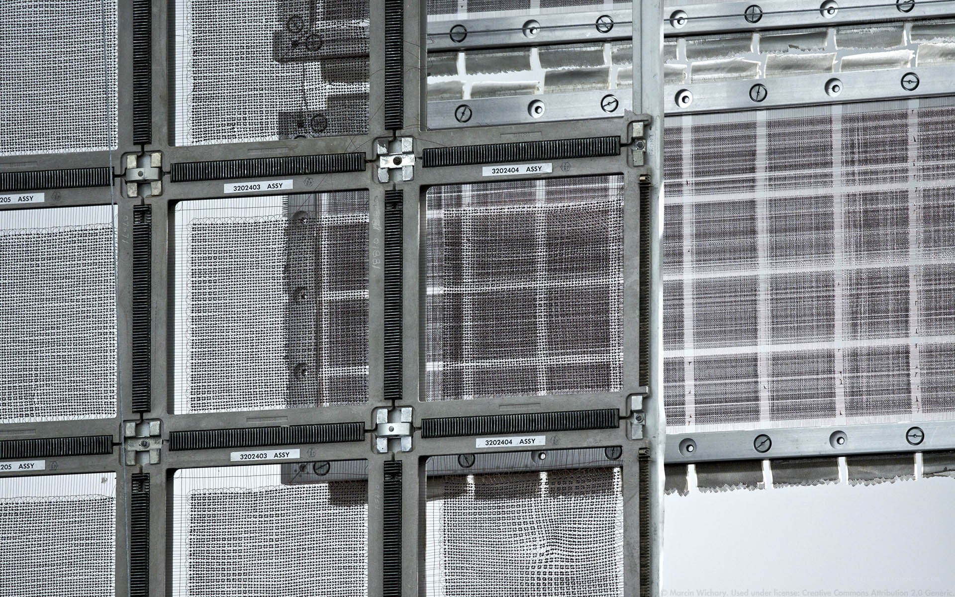 Grid of electronic components