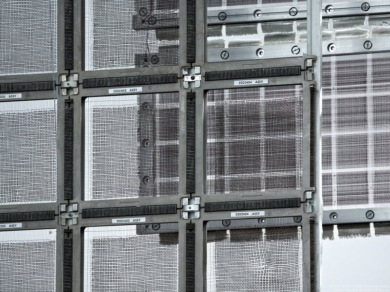 Grid of electronic components