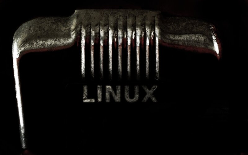 Grille with Linux Text