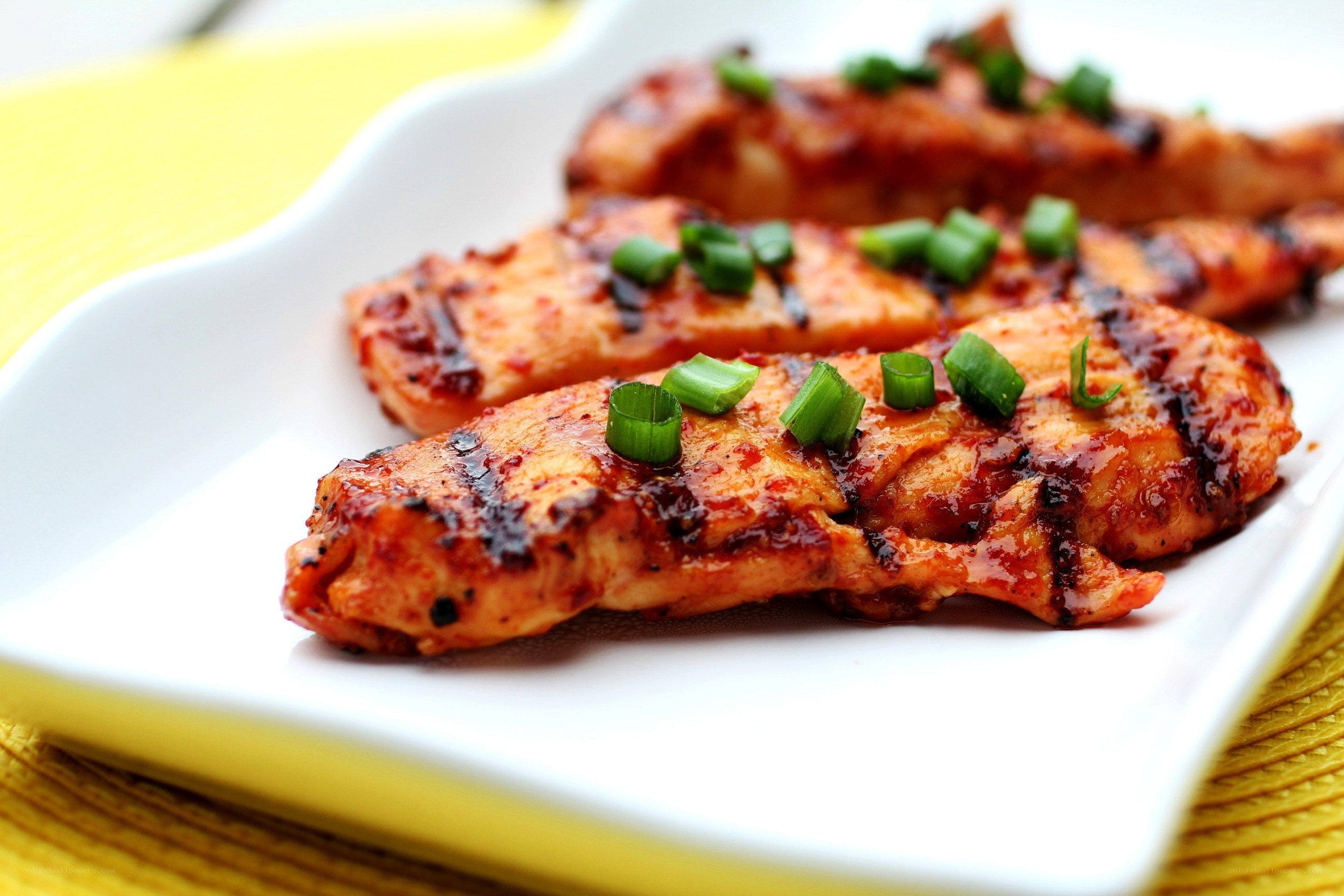 Grilled chicken with green onions