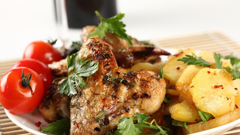 Grilled Chicken with Potatoes — Yellow