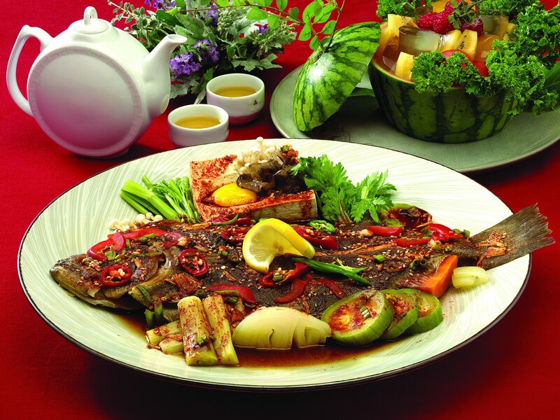 Grilled fish with vegetables