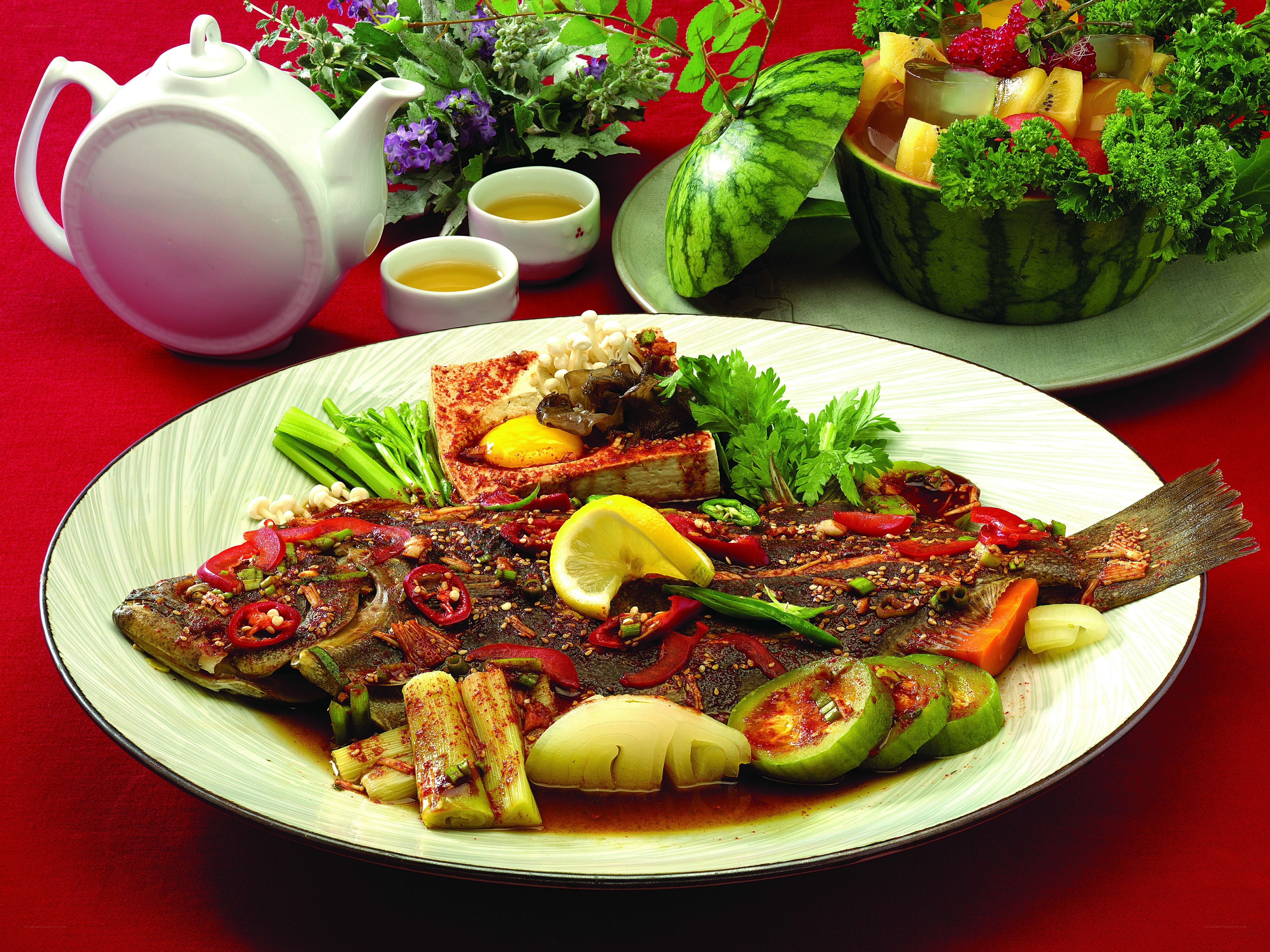 Grilled fish with vegetables