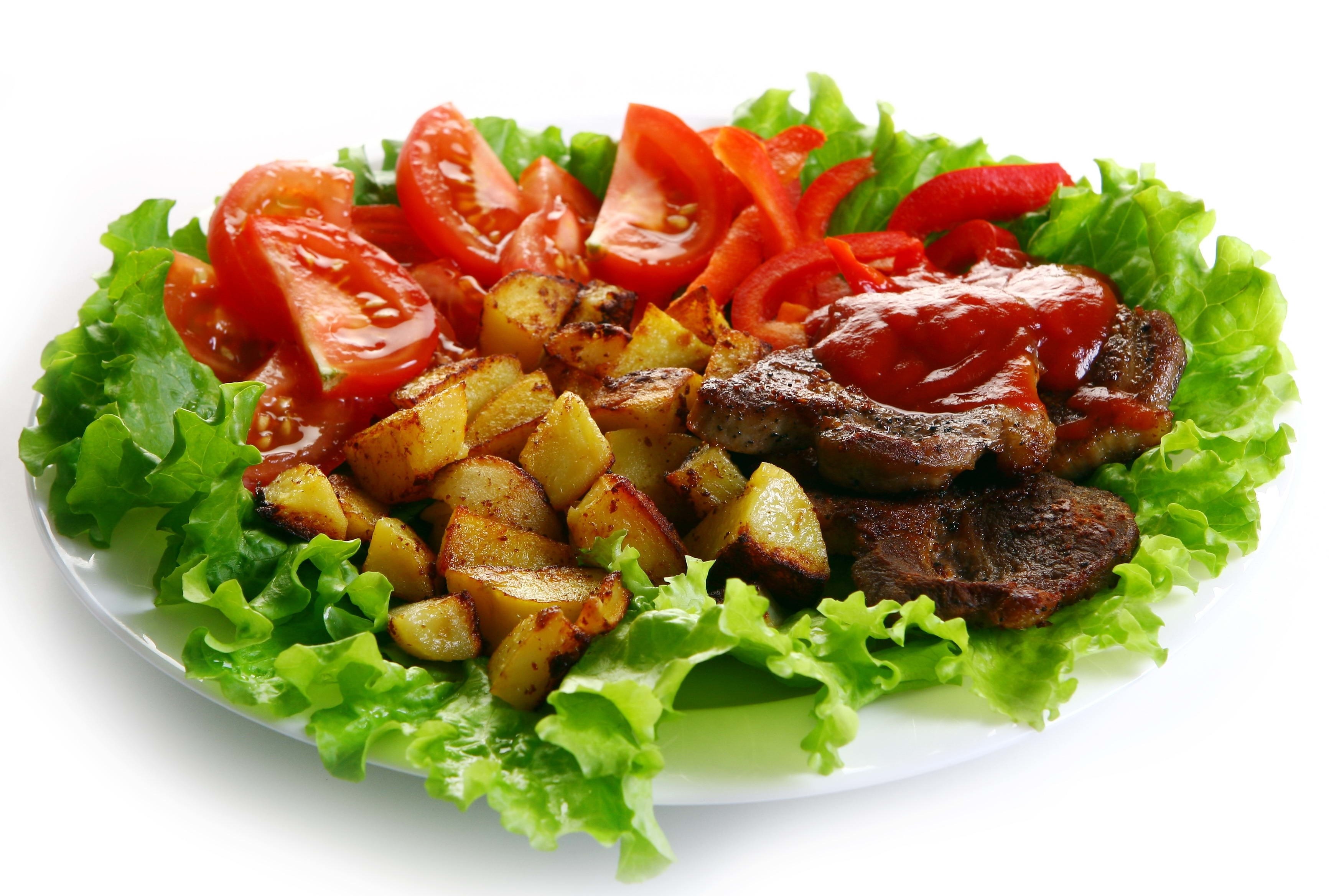 Grilled meat with potatoes and salad