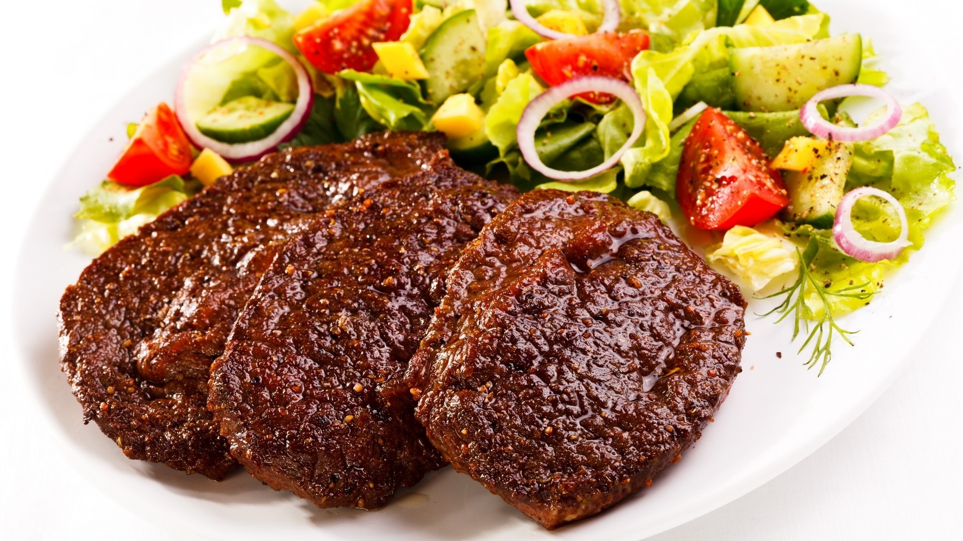 Grilled meat with salad