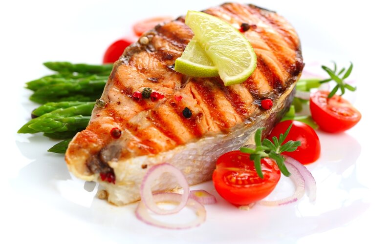 Grilled salmon with vegetables