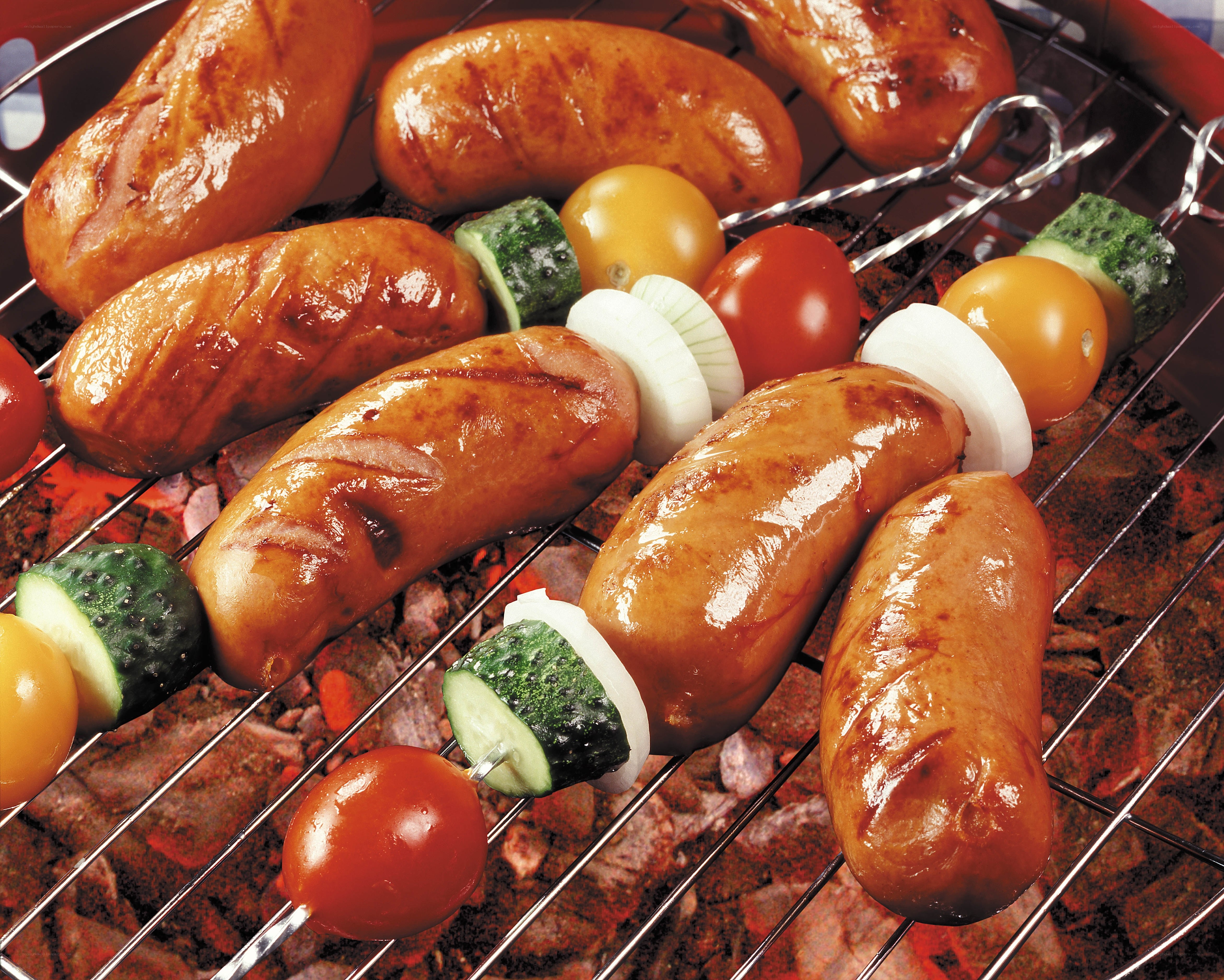 Grilled sausages and vegetables