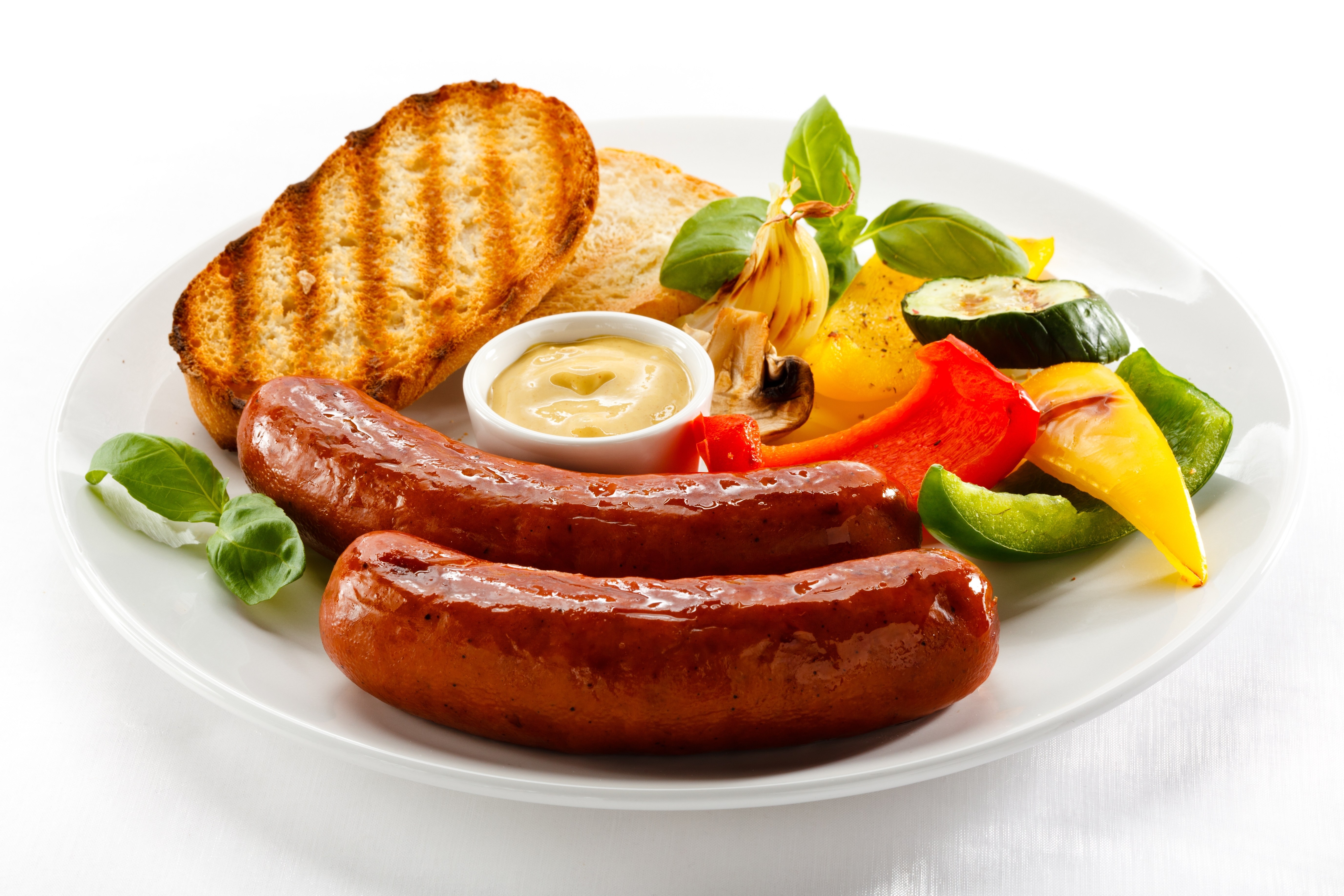 grilled sausages with vegetables