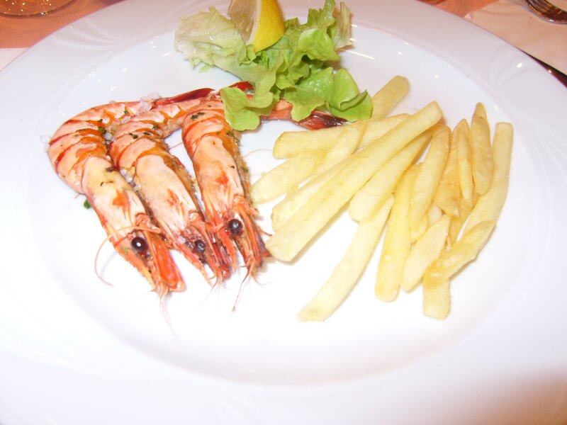 grilled shrimp with fries