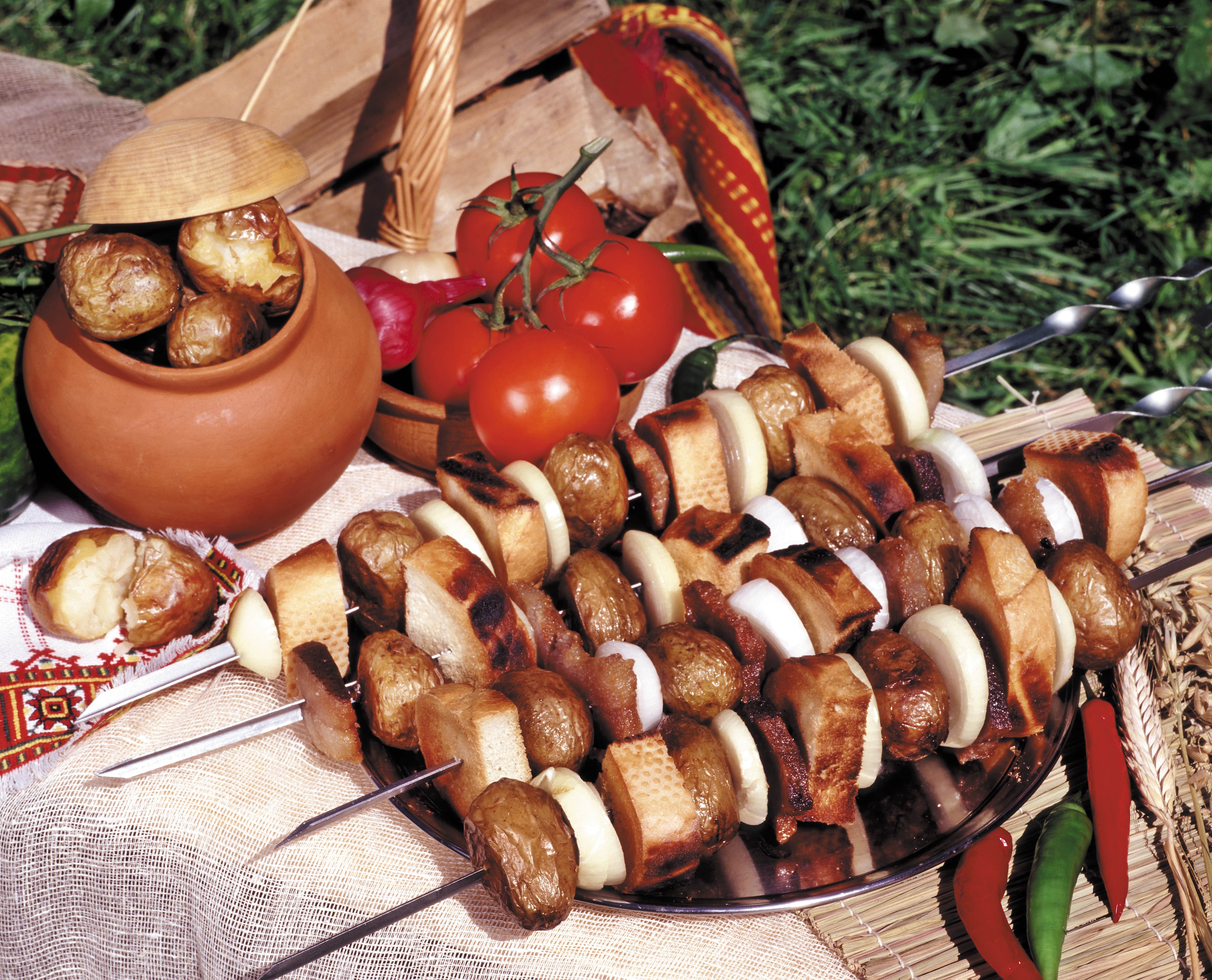 Grilled skewers with vegetables