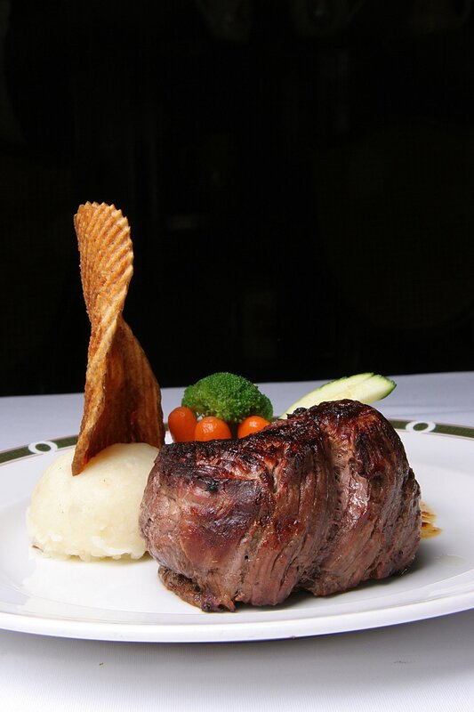 Grilled steak with mashed potatoes