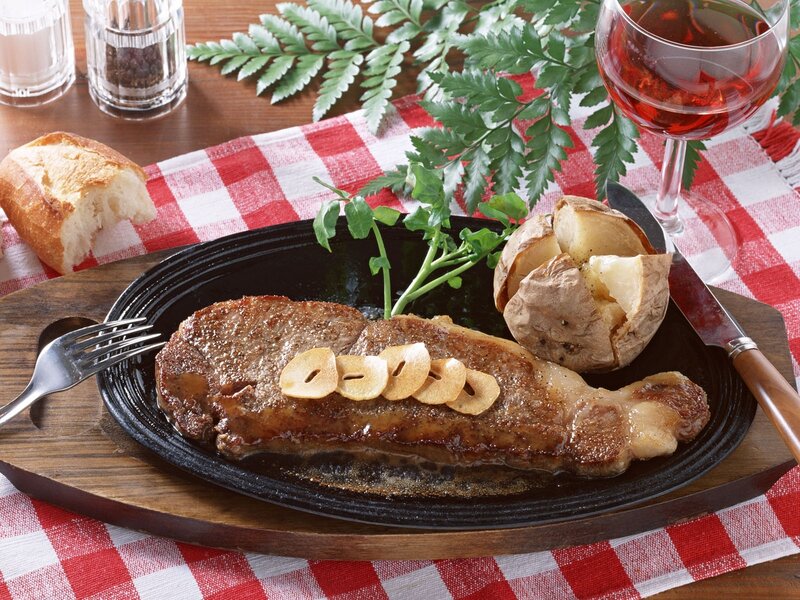 Grilled Steak with Potato — Red