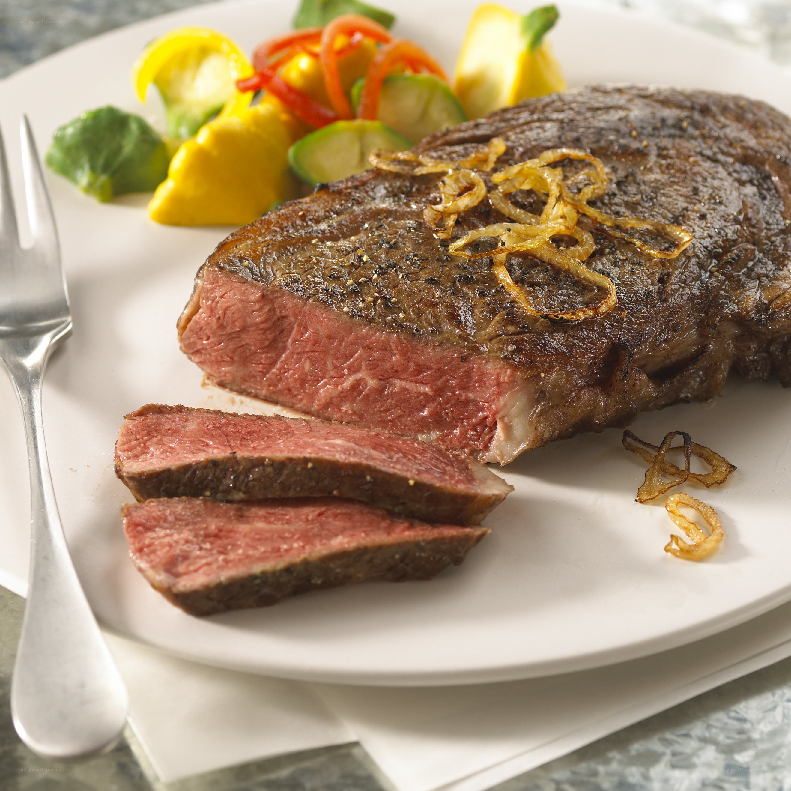 Grilled steak with vegetables