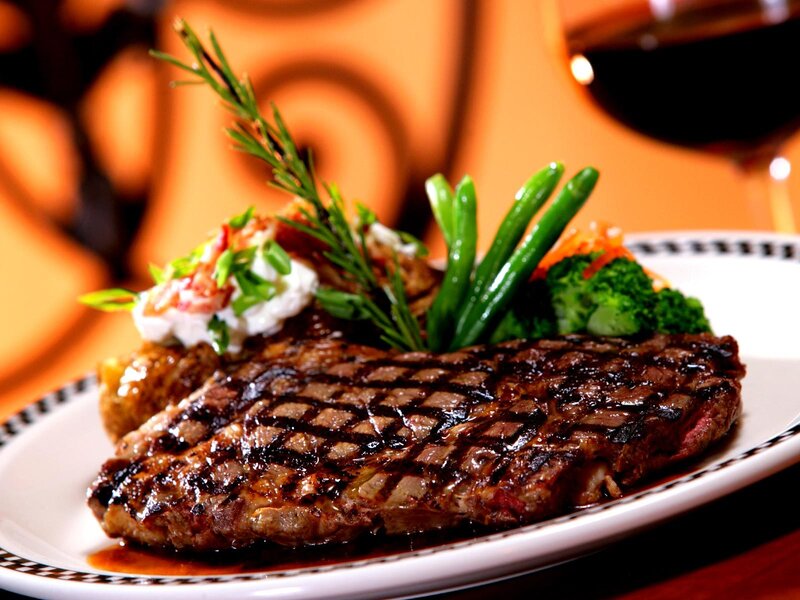 Grilled steak with vegetables