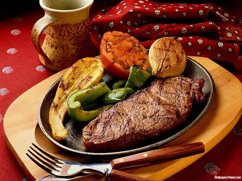 Grilled steak with vegetables