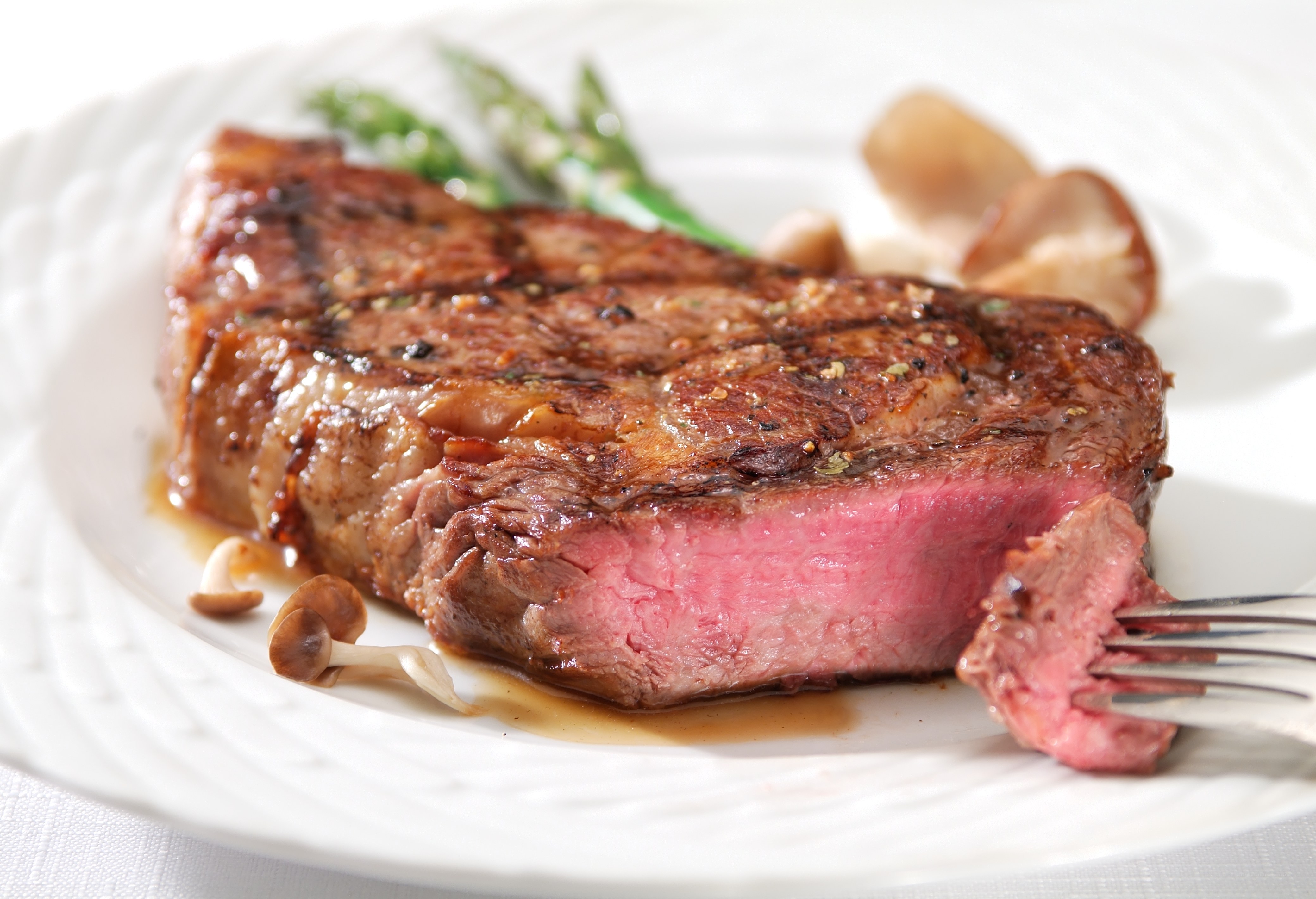 Grilled steak with vegetables