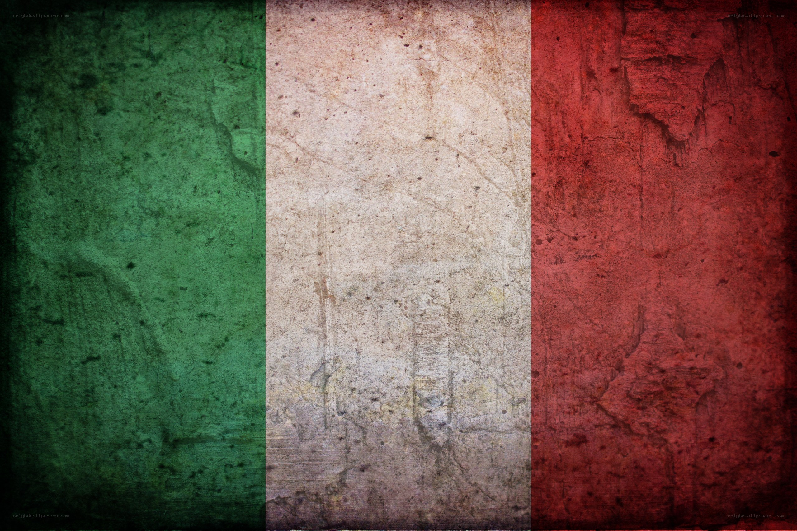 grungy italian flag