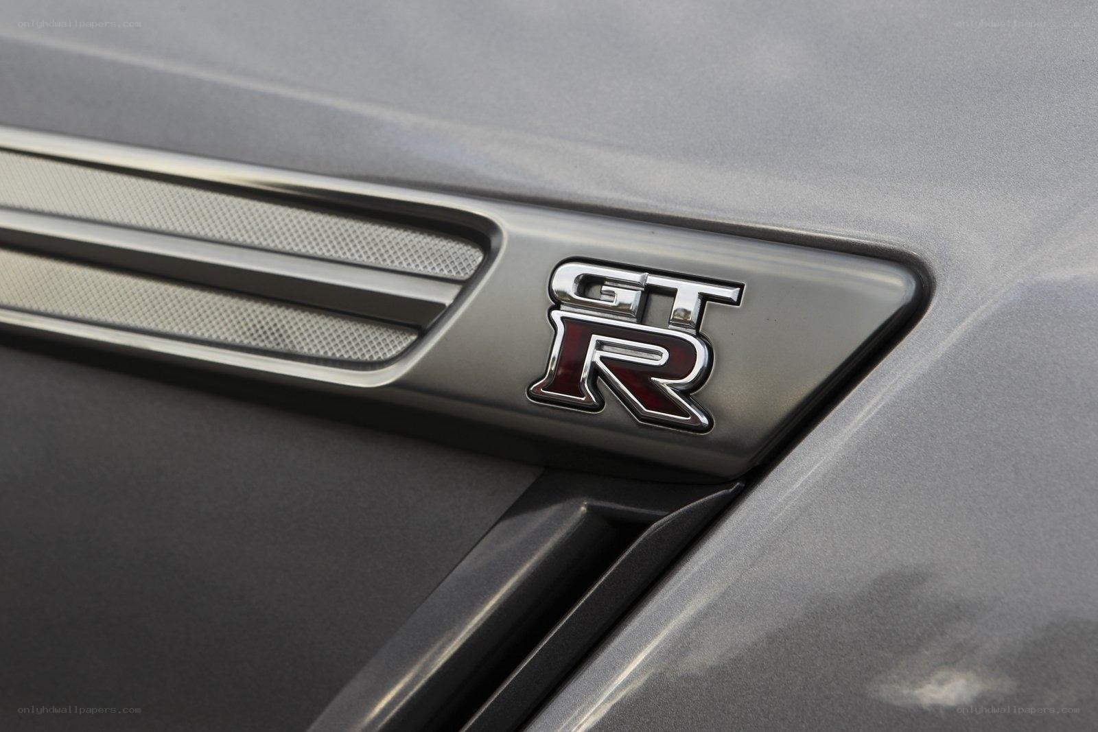 GT-R badge on car