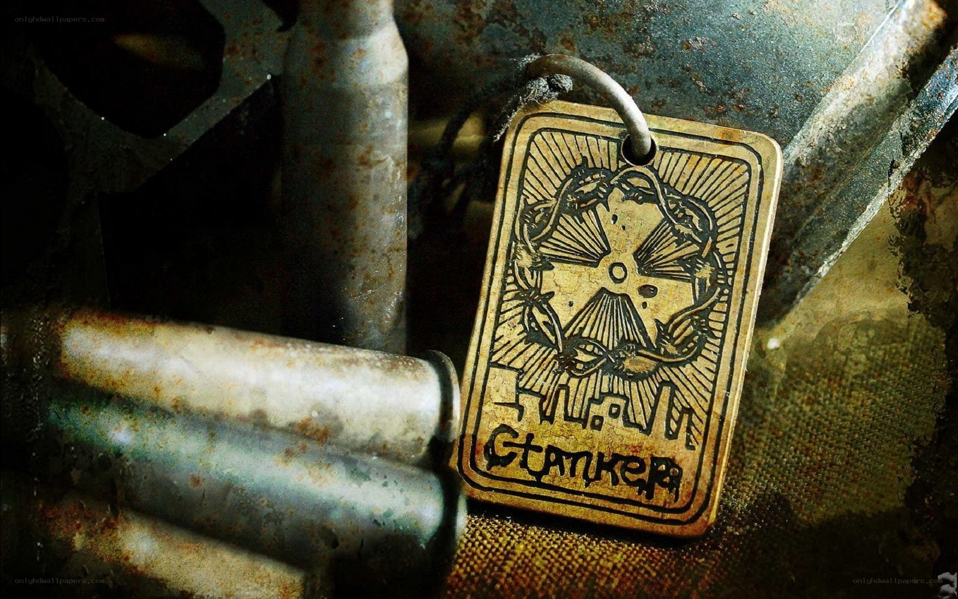 Gtanka keychain in industrial setting
