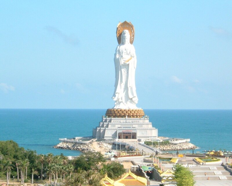Guan Yin statue at Nanshan