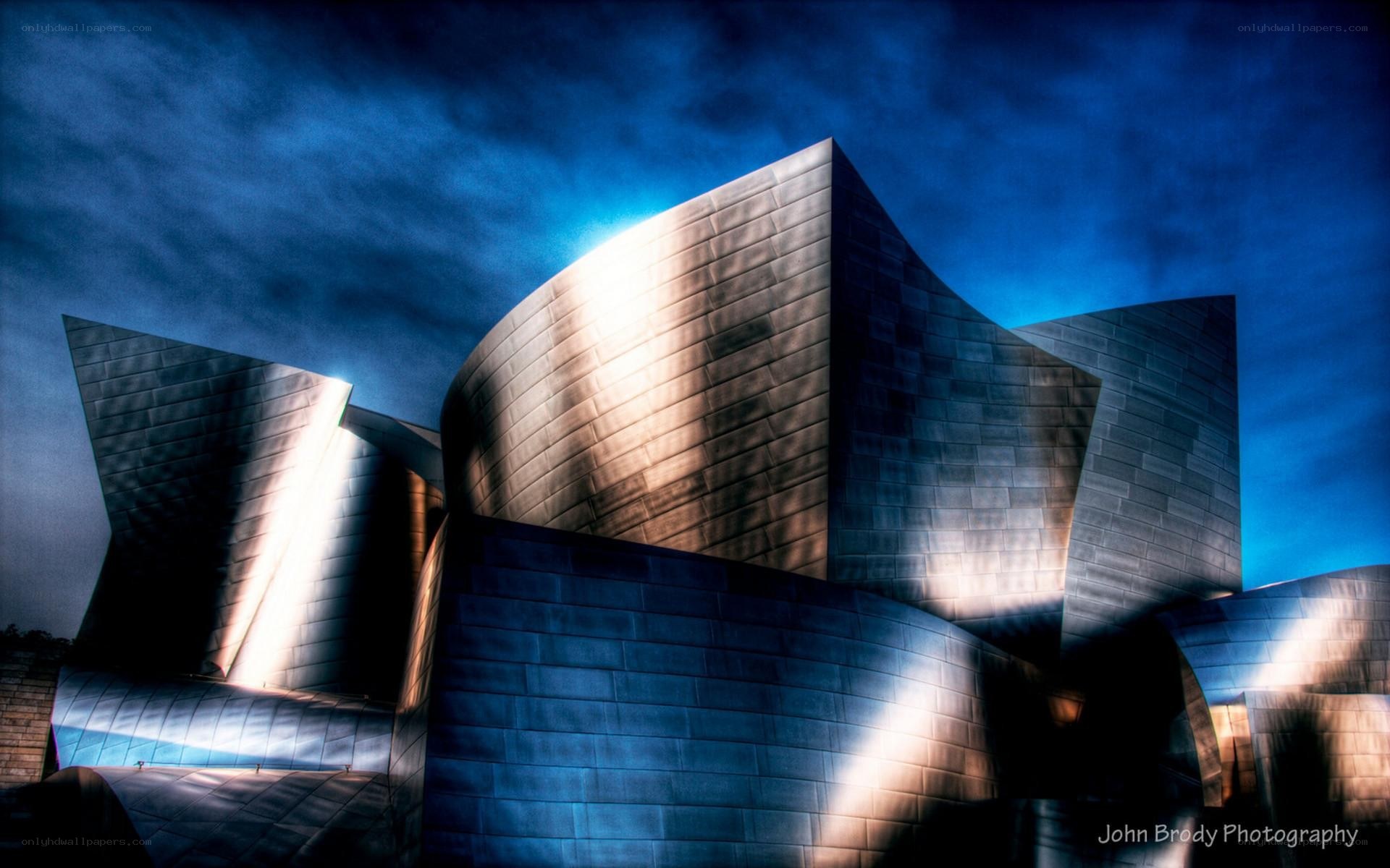 Guggenheim Bilbao at dusk