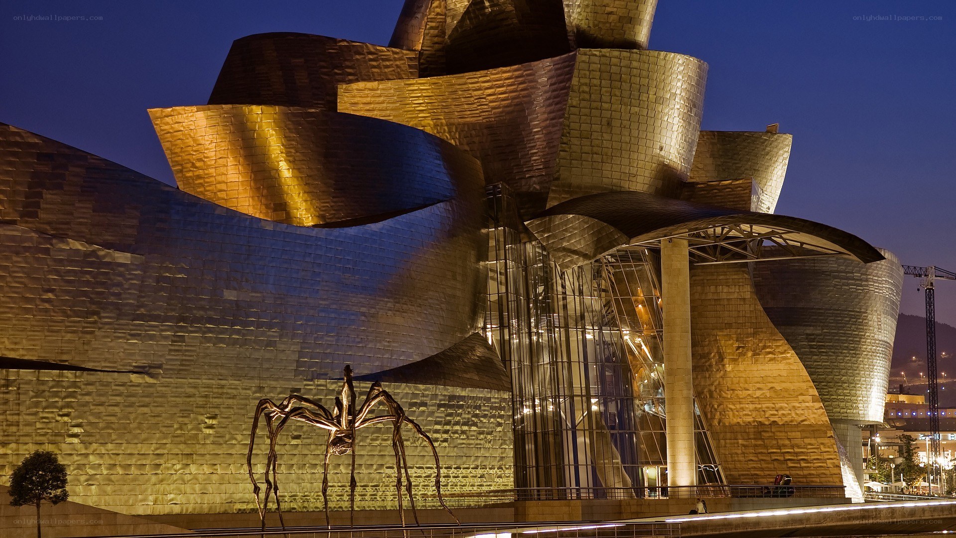 Guggenheim Museum Bilbao at night