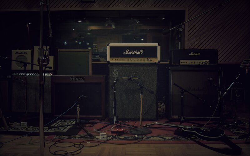 Guitar Amplifiers in Studio
