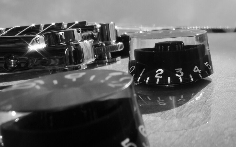 Guitar Control Knobs — Black, Dramatic
