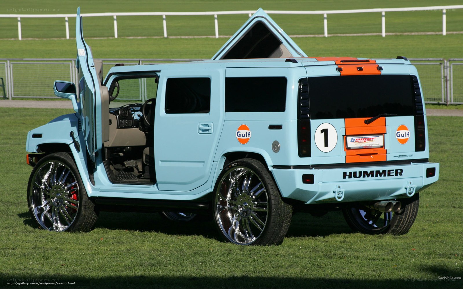 Gulf-branded Hummer H2