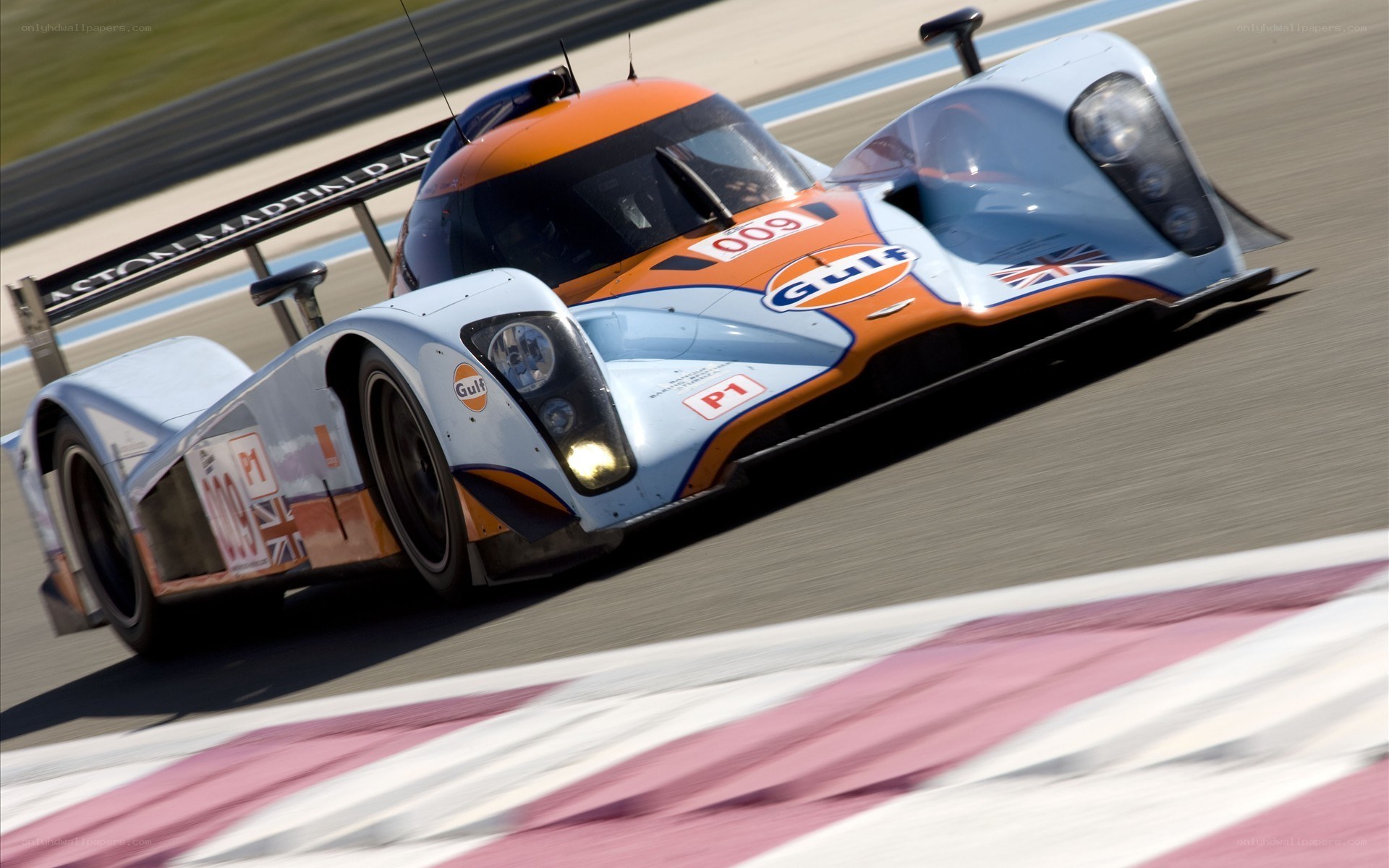 Gulf racing car on track
