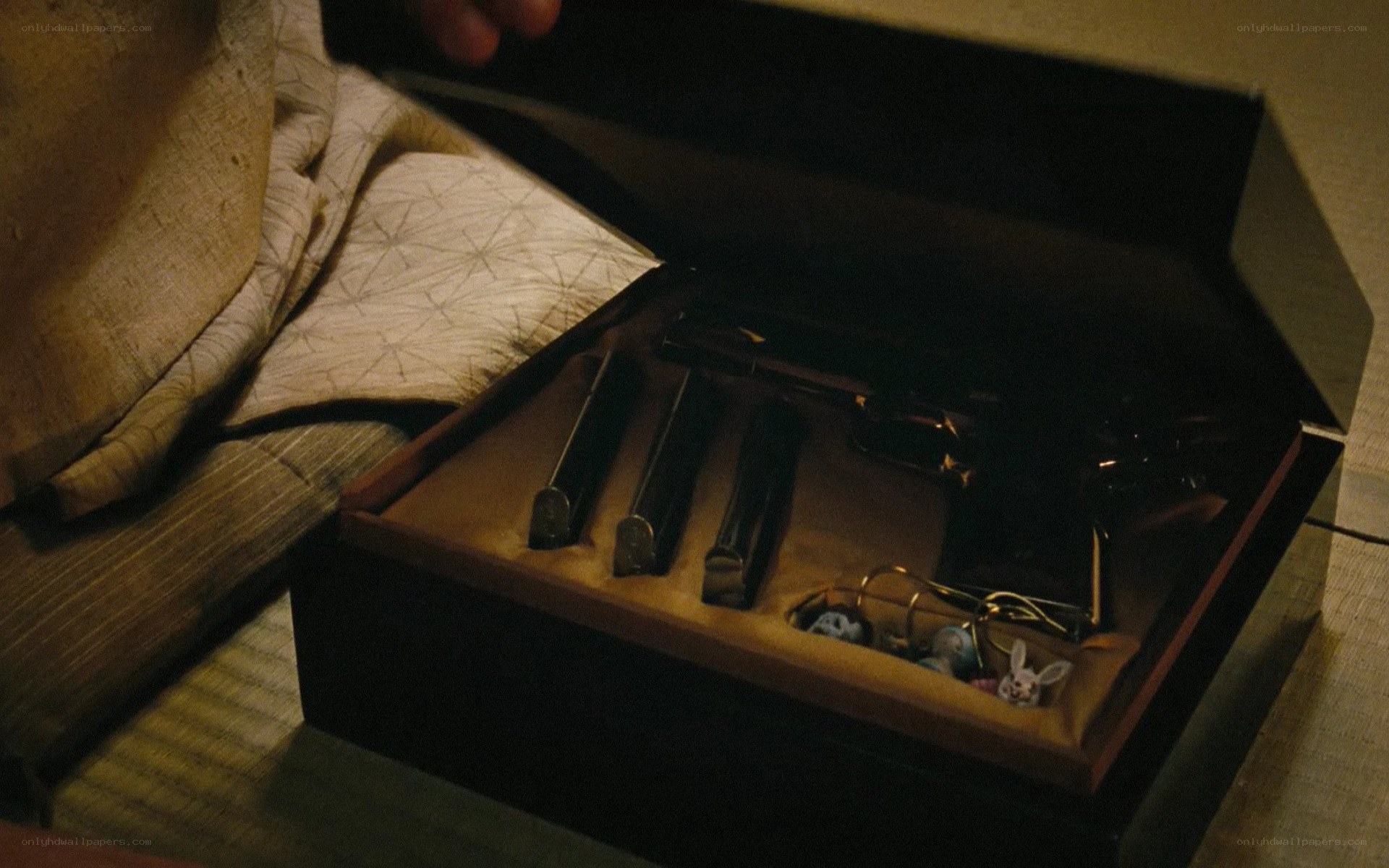 gun box on tatami mat