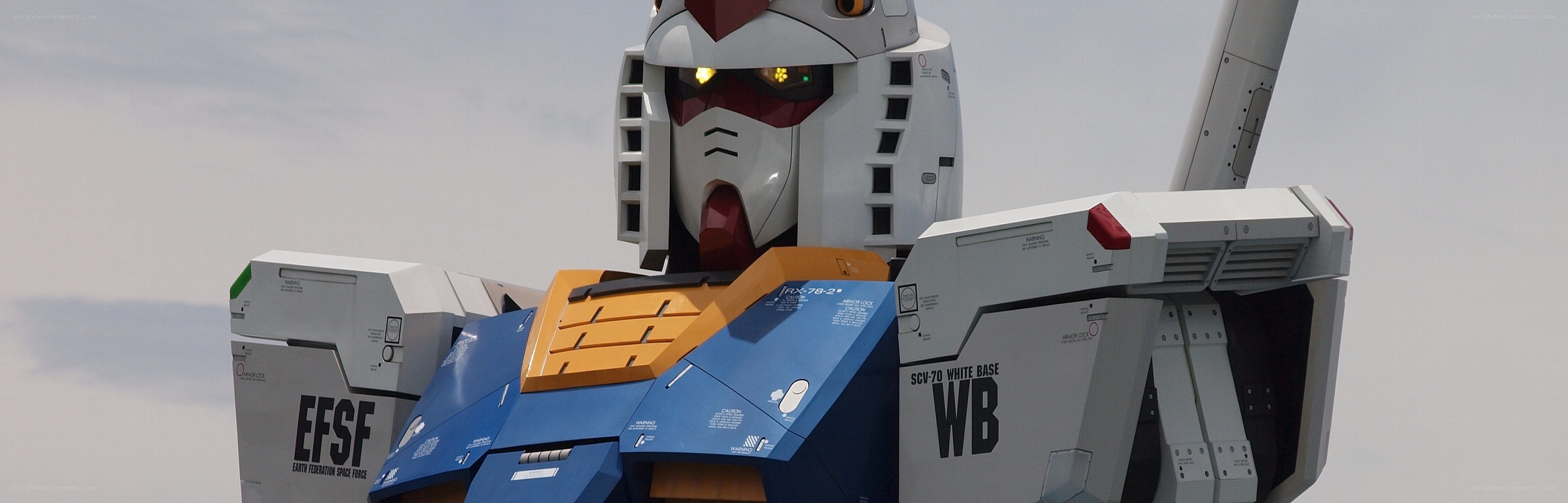 Gundam robot head and torso