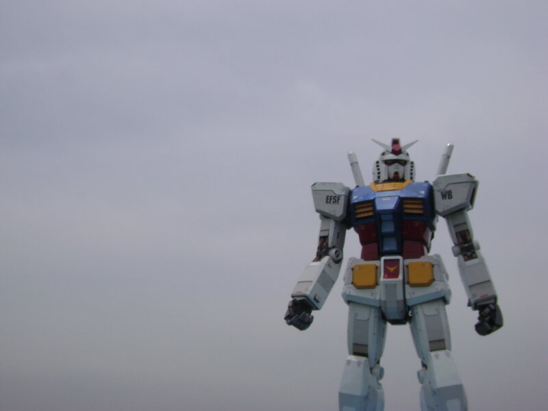 gundam robot statue