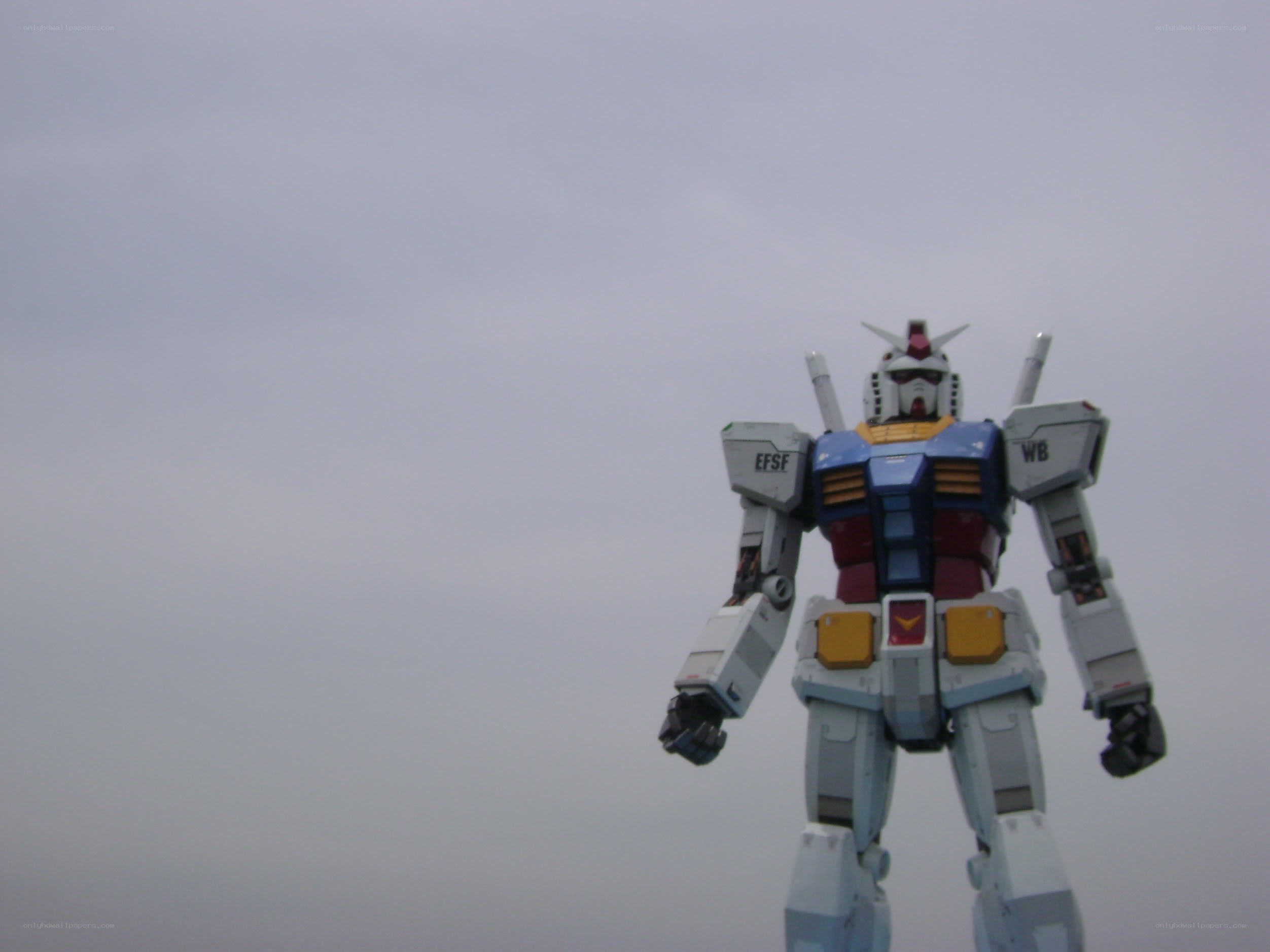 gundam robot statue