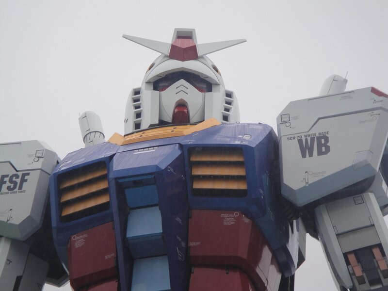 gundam robot statue