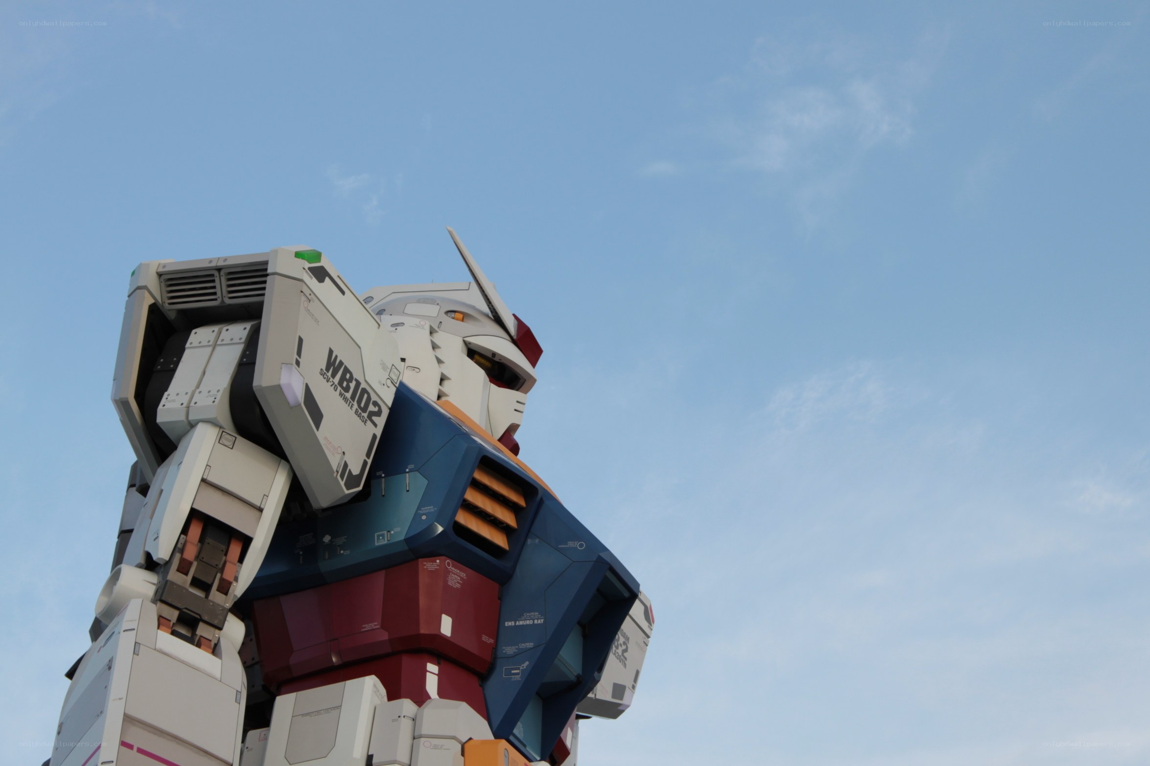 Gundam robot statue