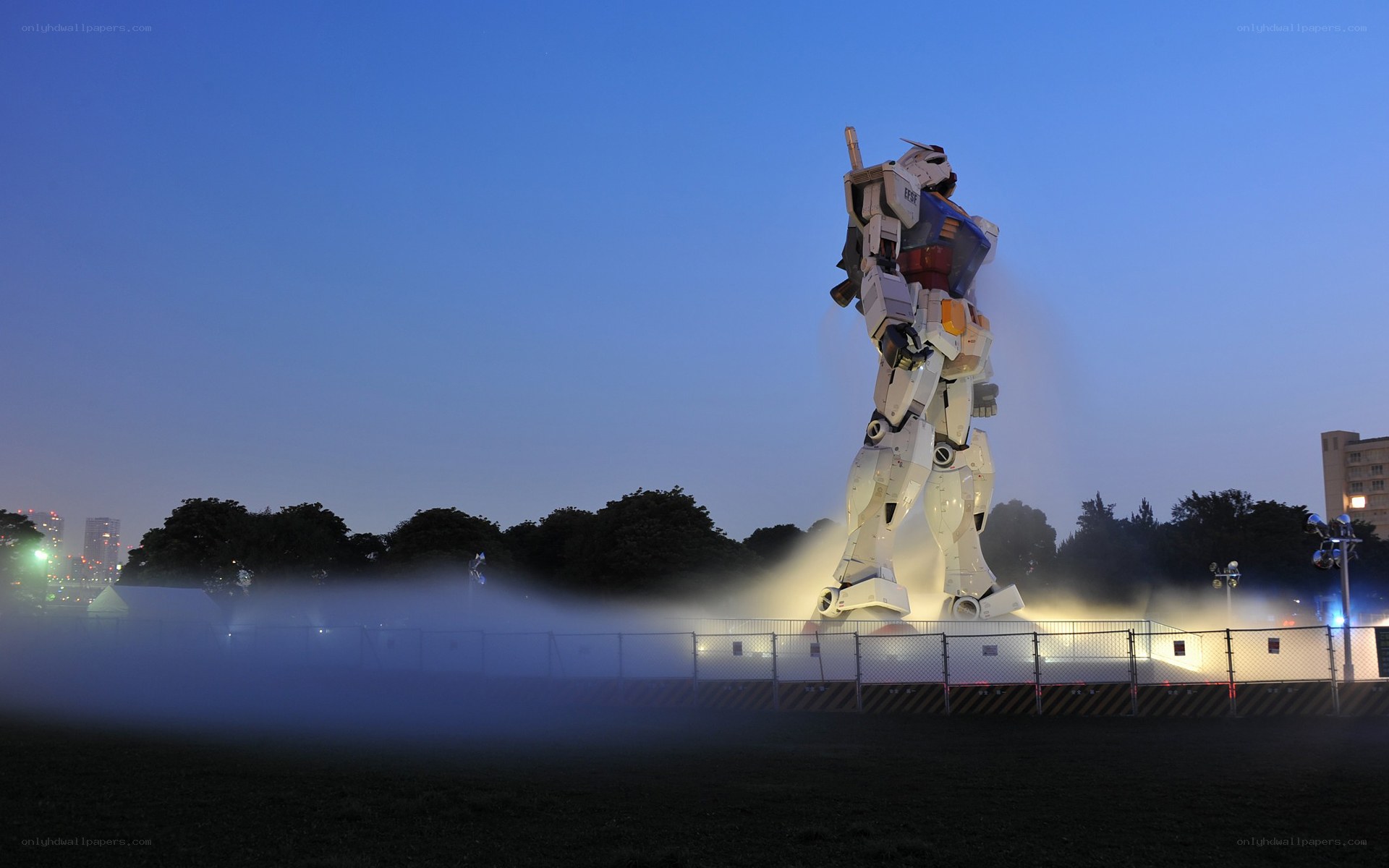 Gundam statue at dusk