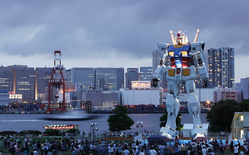 Gundam statue at dusk