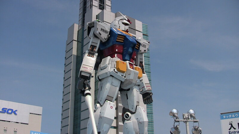 Gundam statue in Japan