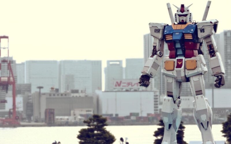 Gundam statue in Tokyo