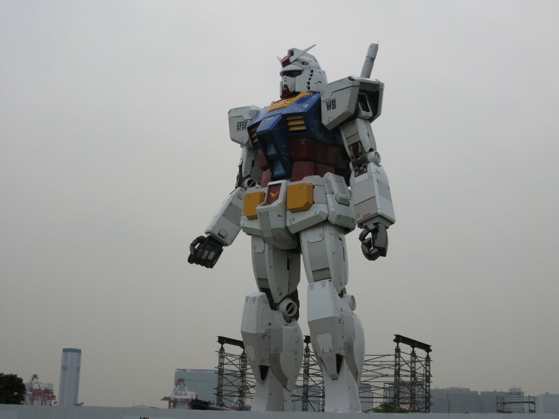 Gundam statue in Tokyo